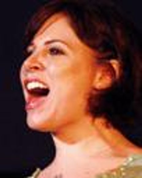 Robyn Clark Headshot