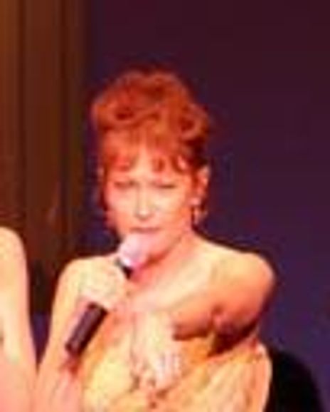 Ann Magnuson Headshot