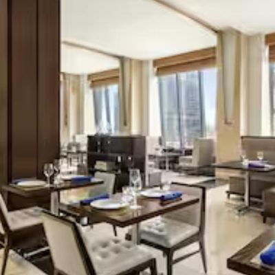 Above Restaurant and Pinnacle Bar (Times Square Hilton)	