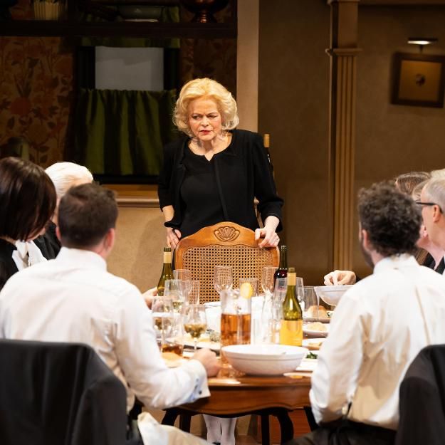 BWW Q&A: Ellen McLaughlin on AUGUST: OSAGE COUNTY at Repertory Theatre of St. Louis