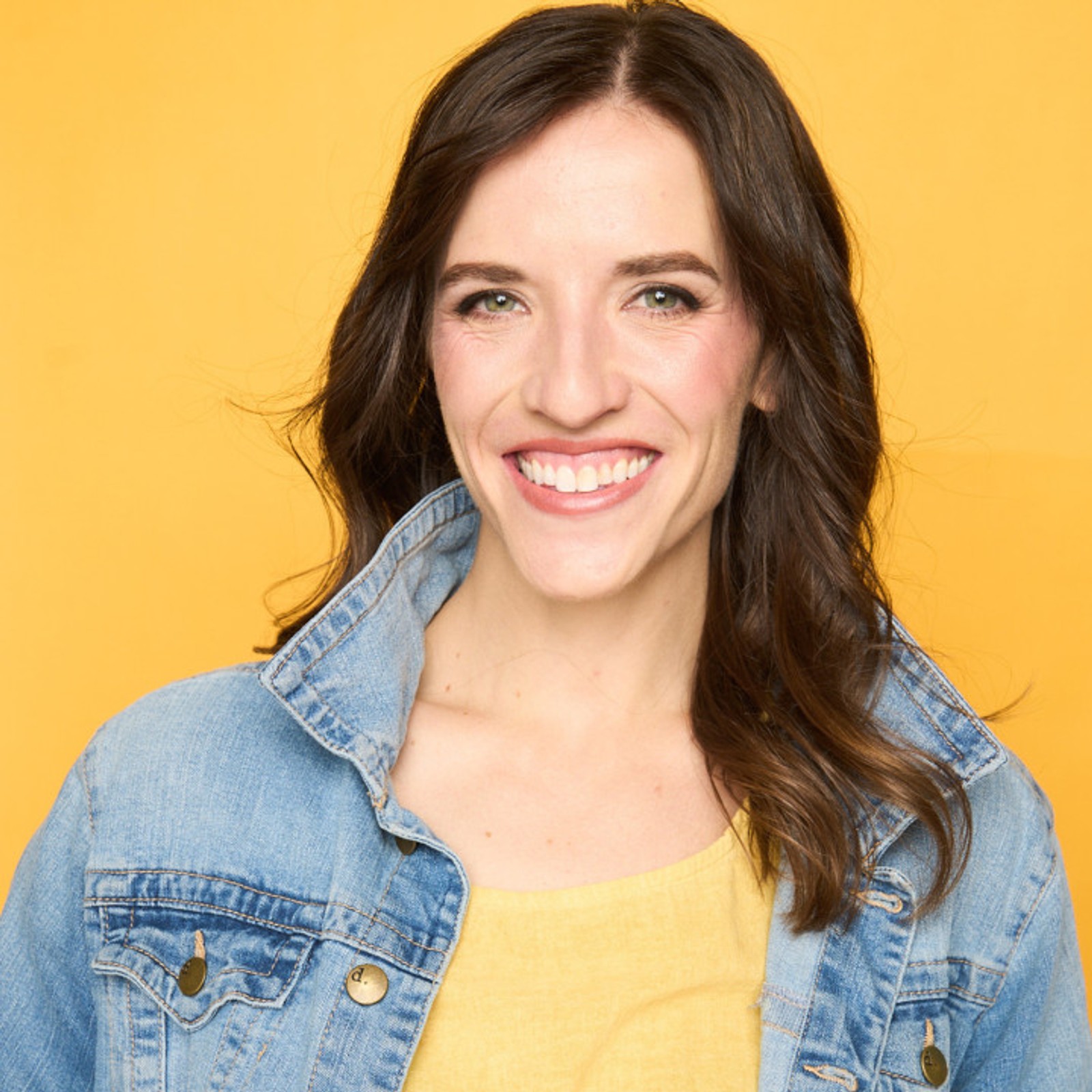 Interview: Mo Bailey On Playing Joyce Byers and Puppet Will in STRANGER SINGS! THE PA