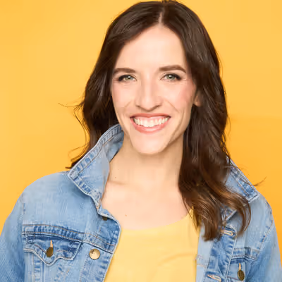 Interview: Mo Bailey On Playing Joyce Byers and Puppet Will in STRANGER SINGS! THE PARODY MUSICAL at Shifted Lens