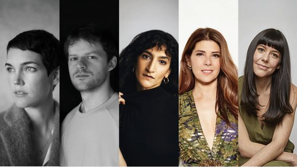 Sissy Show Information