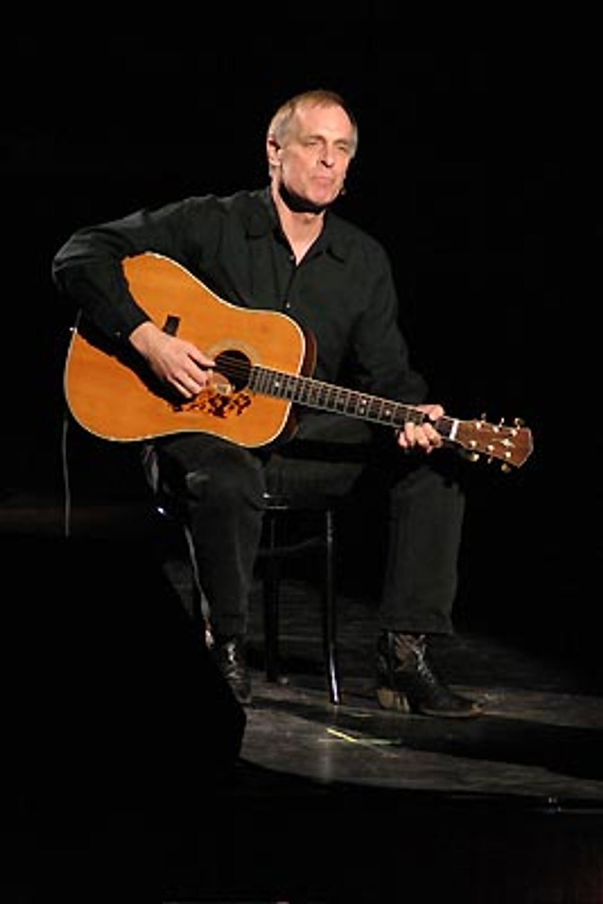 Keith Carradine sings â€œLook Aroundâ€ at 