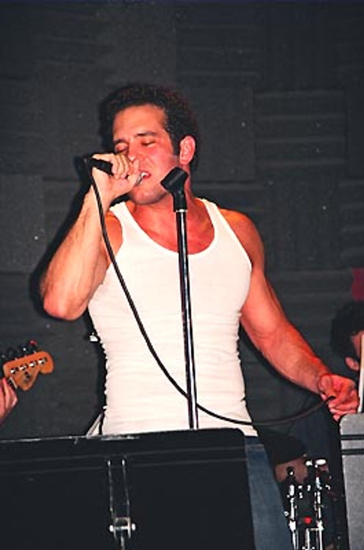 Aaron Lohr sings 'Free' at 