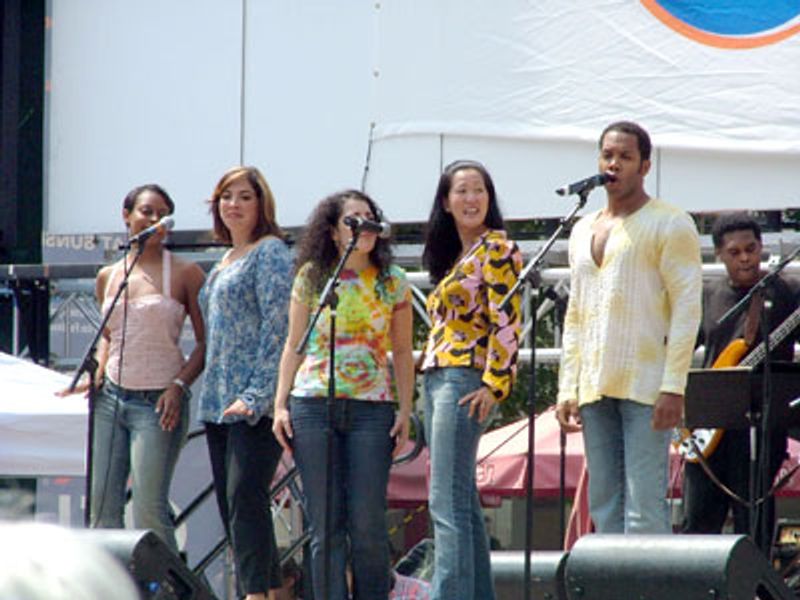 Photo Coverage: Broadway in Bryant Park — photo 9 of 14