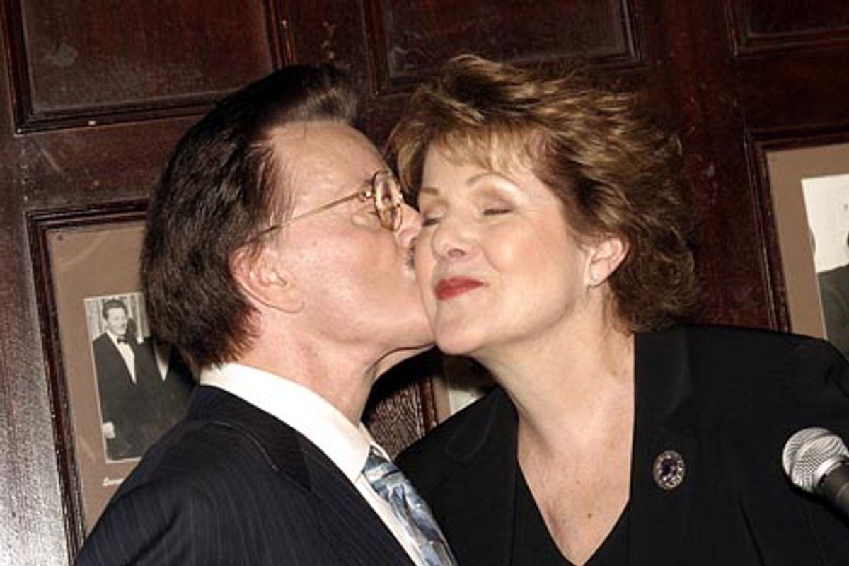 Robert Goulet thanking co-announcer Lynn Redgrave at 