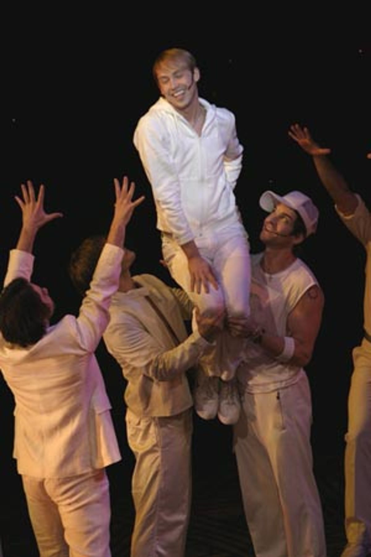 Tyler Maynard being given a lift by his castmates at 