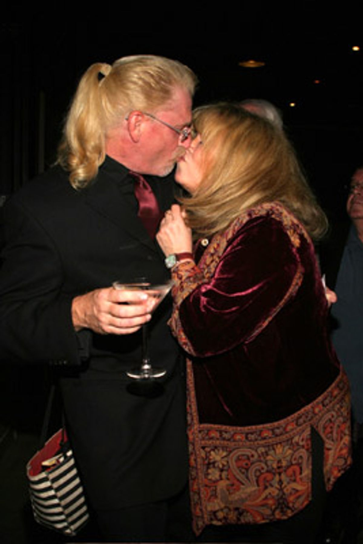Sally Struthers and Ron Abel smooch hello! at 