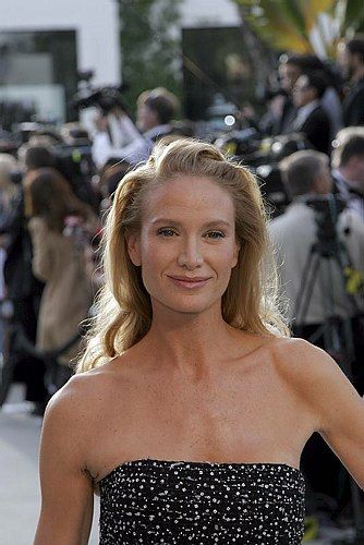 Kelly Lynch Photo