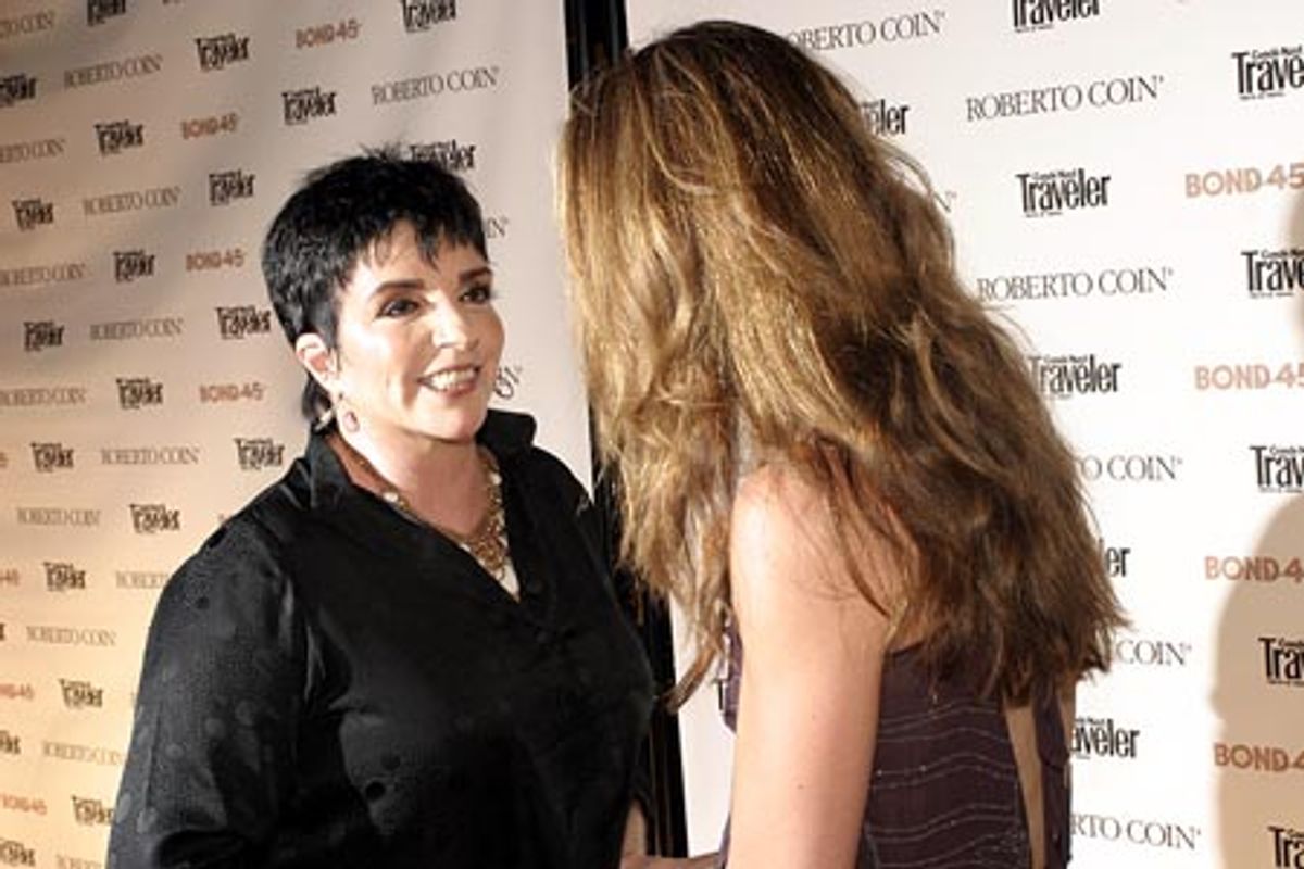 Liza Minnelli greets Brooke Shields at 