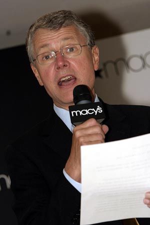 Robin Hall Photo