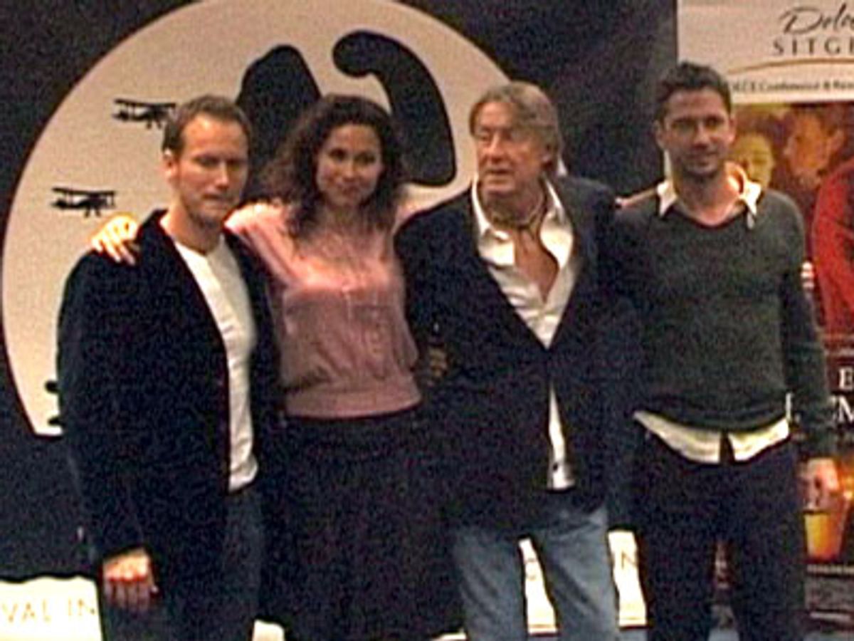 Group pictures in front of the press corp at 