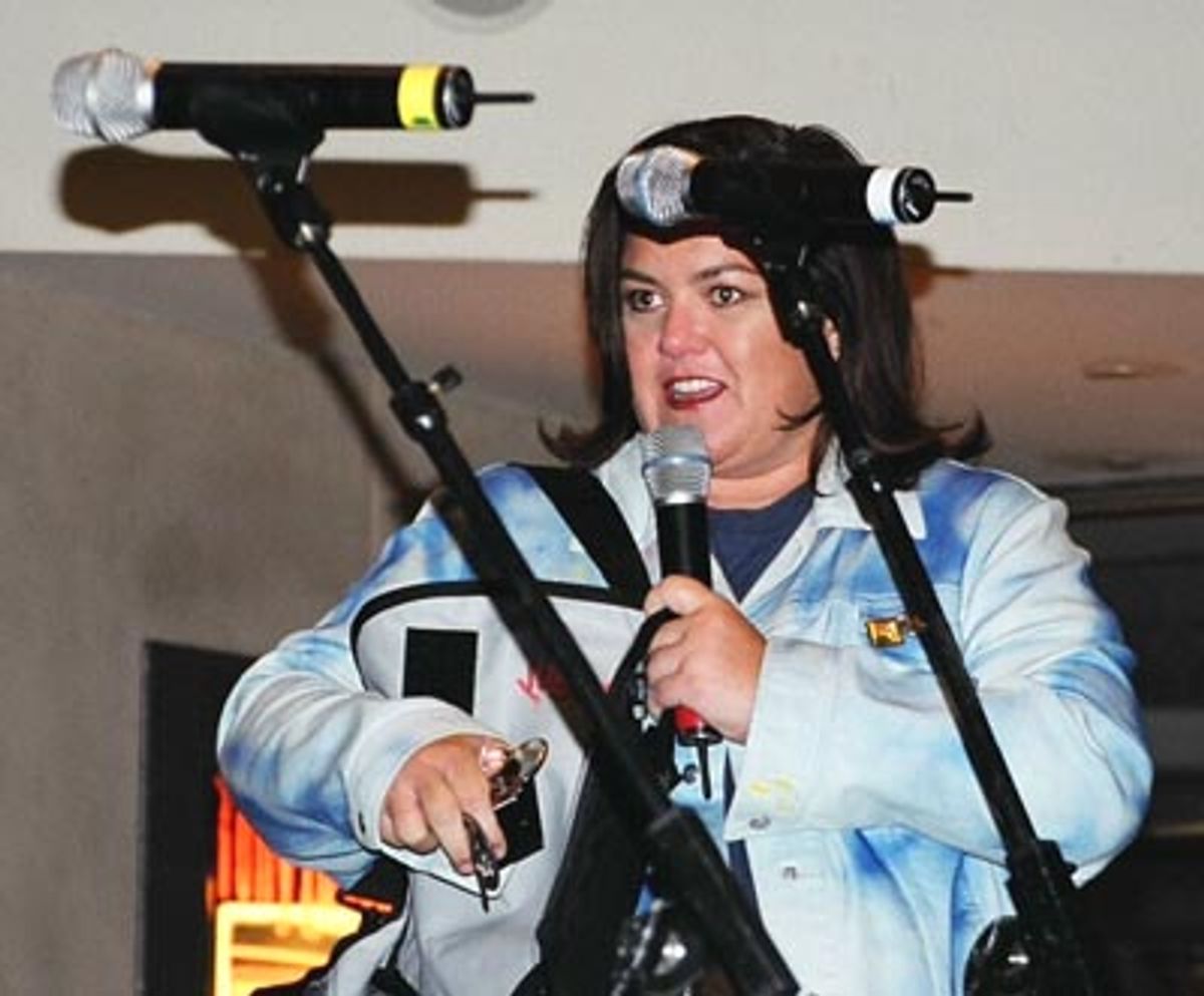 
Producer Rosie O'Donnell delighted the crowed with free buttons and other goodies at 