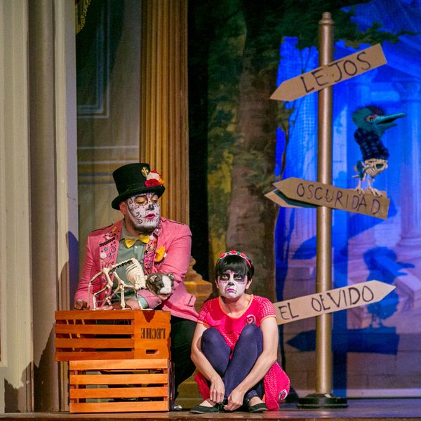 Gatita y Muerte assist Rosita in her search for her sister on Día de los Muertos.
Photo by Vanessa Escobedo Barba. 1