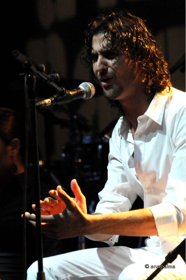 Singer Matias Esposito 'El Mati' direct from Barcelona 4