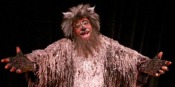 Kirk Simpson as Old Deuteronomy 2