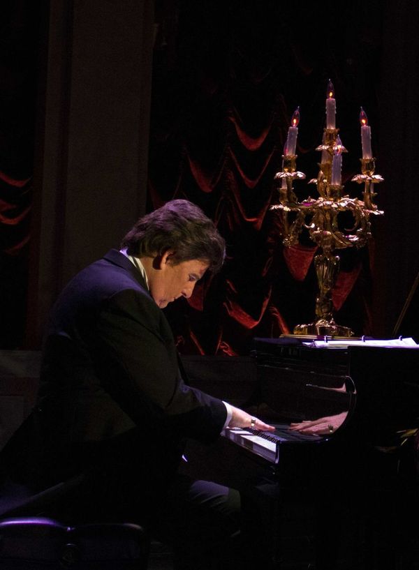 Jeff Kennedy as Liberace
photo credit Reg Madison Photography 2