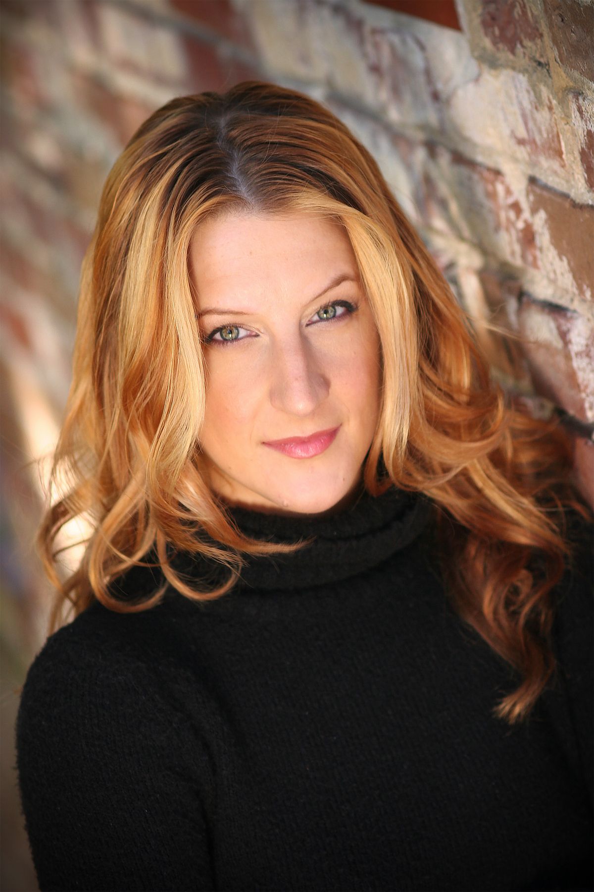 Tina Moroni as Vi Moore