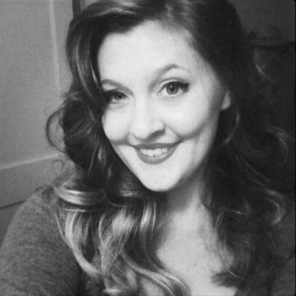 Lisa Prieto stars as Amy in mad Theatre of Tampa's Company 2