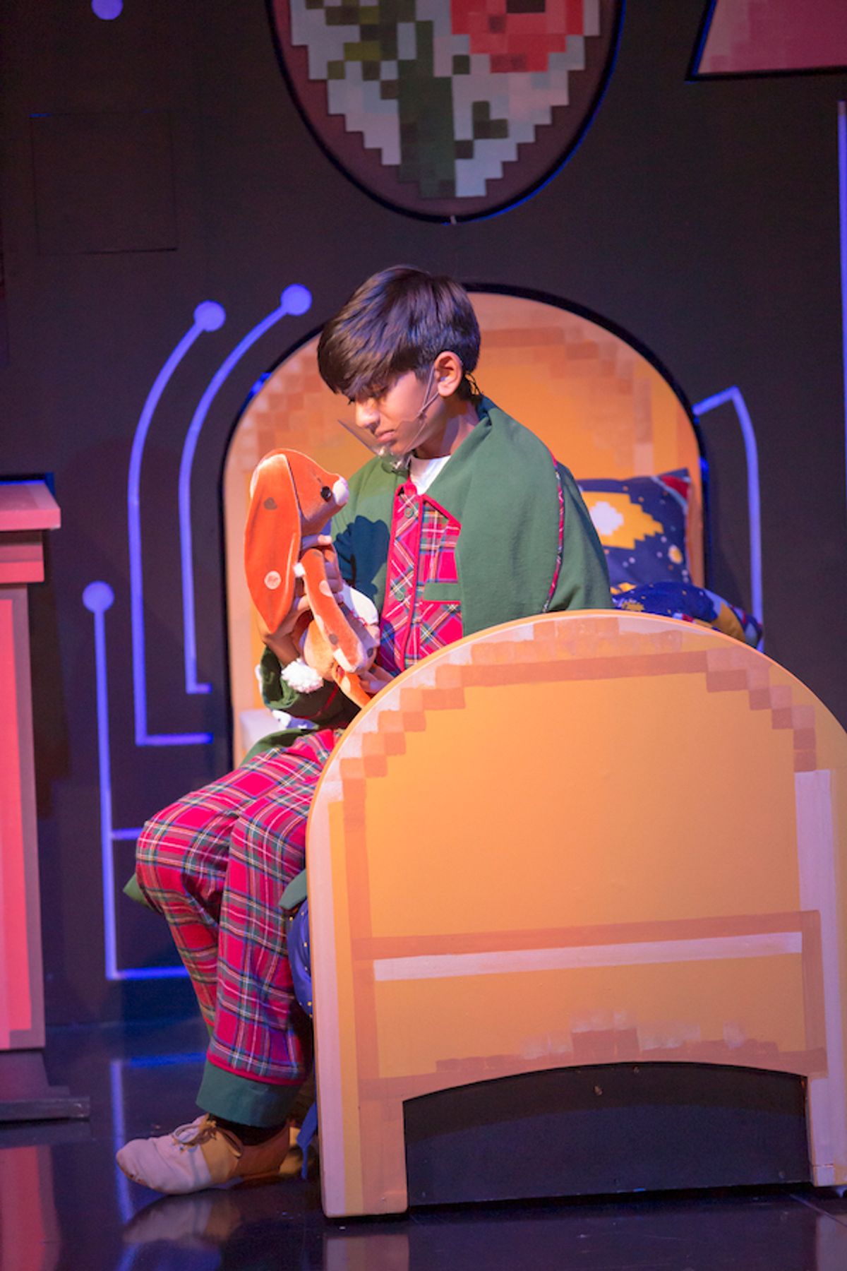 From The Children's Theatre of Cincinnati's production of THE VELVETEEN RABBIT, running live, on-stage, November 12 - December 13, 2020, and streaming on Broadway on Demand November 19 - May 31, 2021.  For more information visit:  https://thechildrenstheatre.com/shows/the-velveteen-rabbit/
Photo by Mikki Schaffner.
