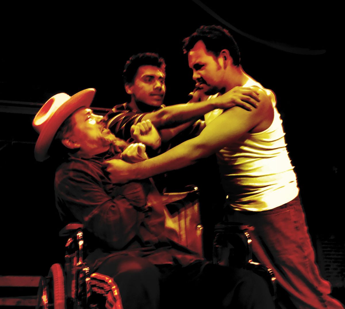 El Patero fighting with Don Pablo. Enrique trying to separate them. 