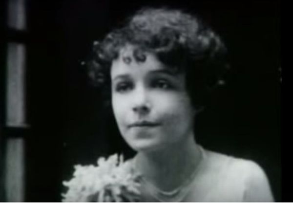 Rose Williams, Tennessee Williams, is the real woman behind characters such as Laura in 