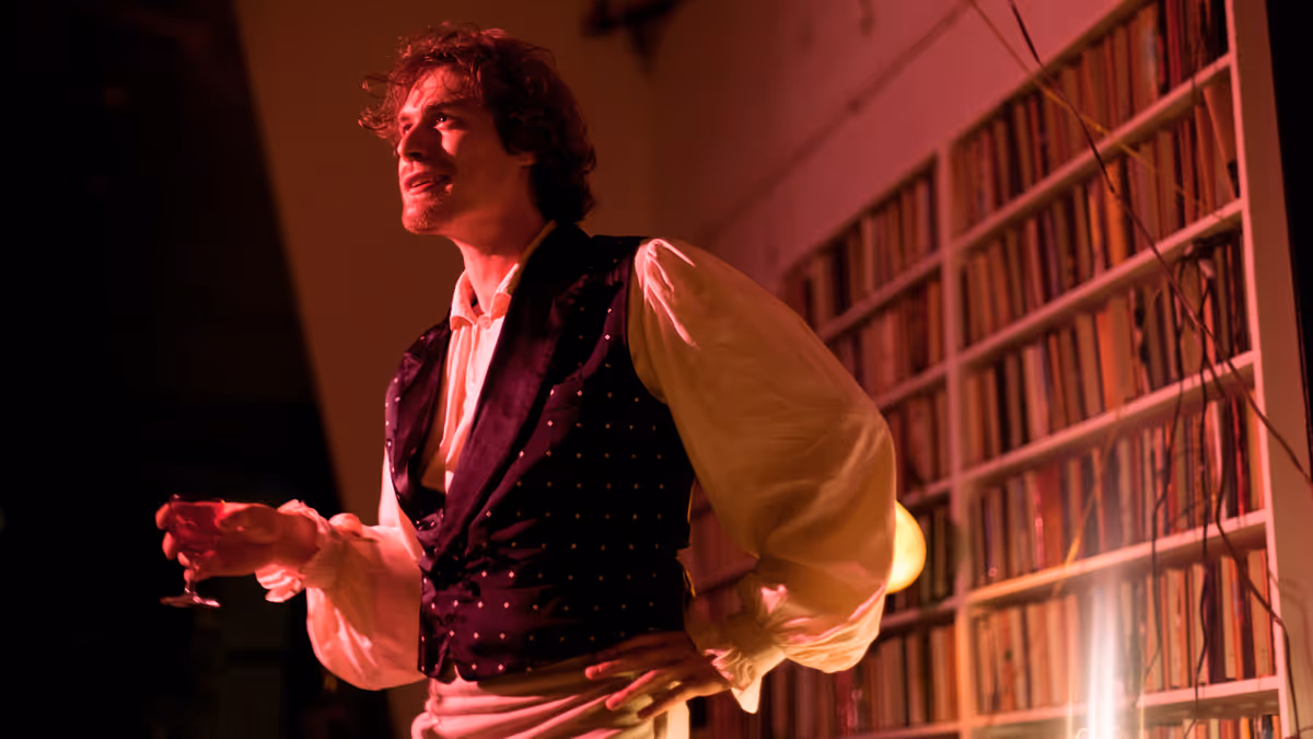 Vincent Santvoord as Lord Byron Vincent Santvoord as Lord Byron