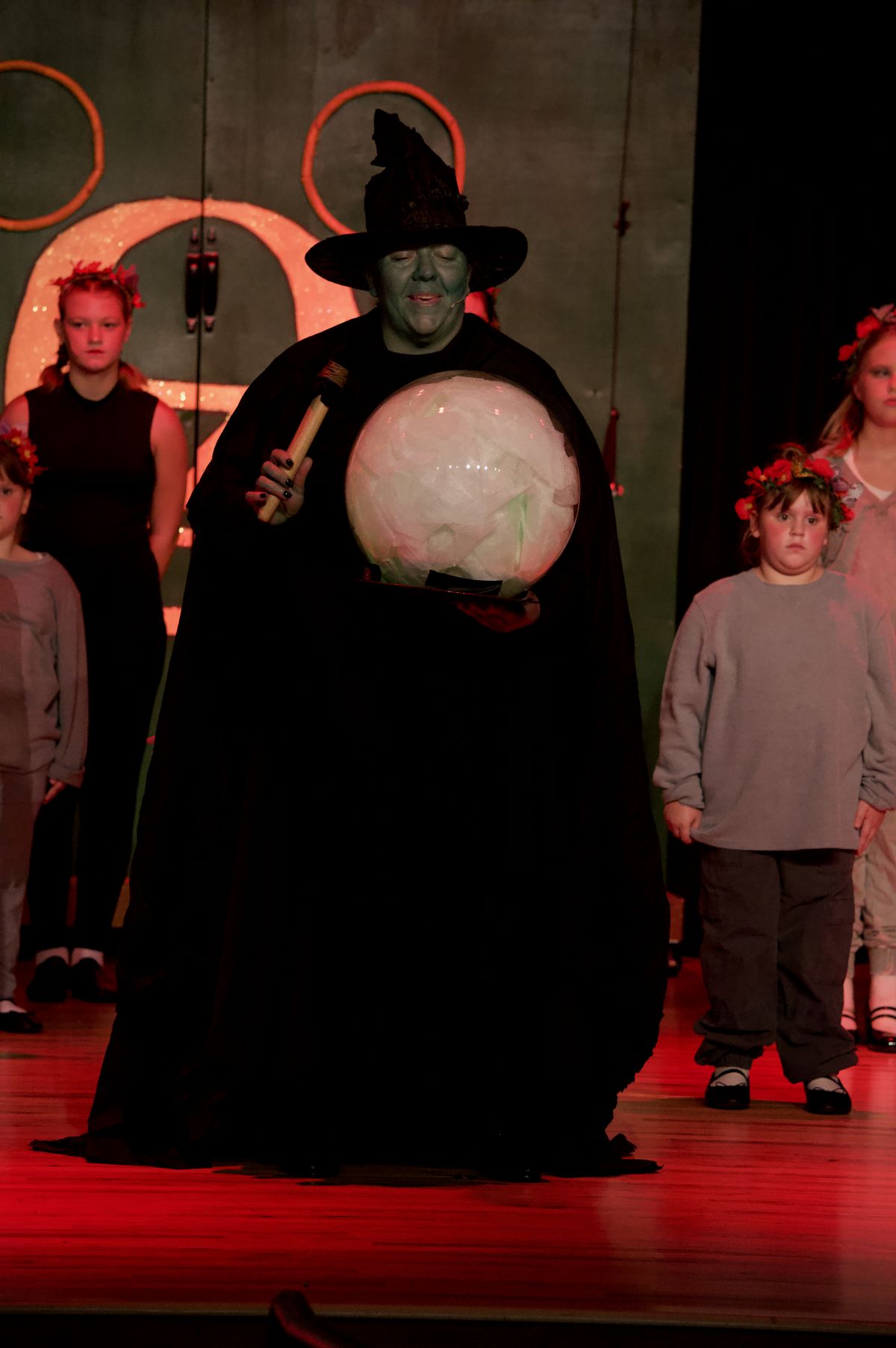 Poppies, poppies will put them to sleep. Jaime Zeger as the Wicked Witch Poppies, poppies will put them to sleep. Jaime Zeger as the Wicked Witch