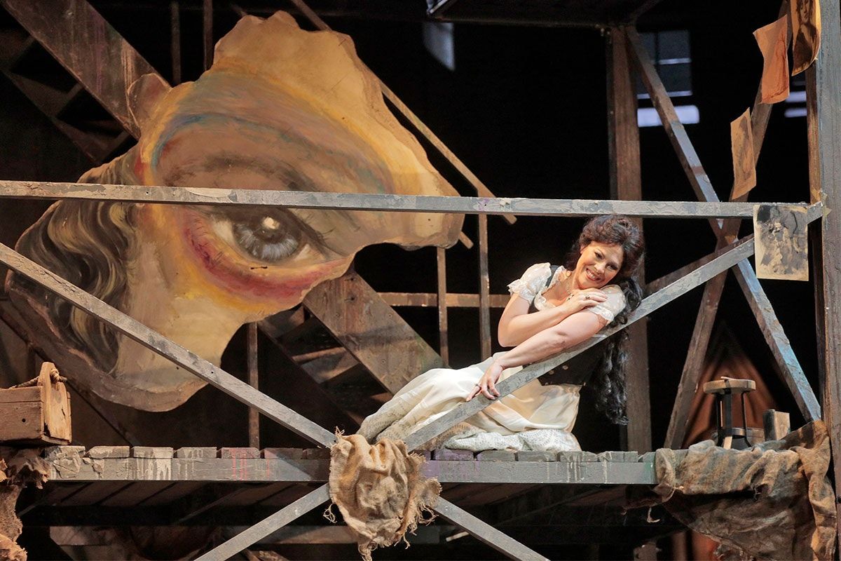 Sondra Radvanovsky as Tosca at LA Opera in 2017. (Photo: Ken Howard) Sondra Radvanovsky as Tosca at LA Opera in 2017. (Photo: Ken Howard)