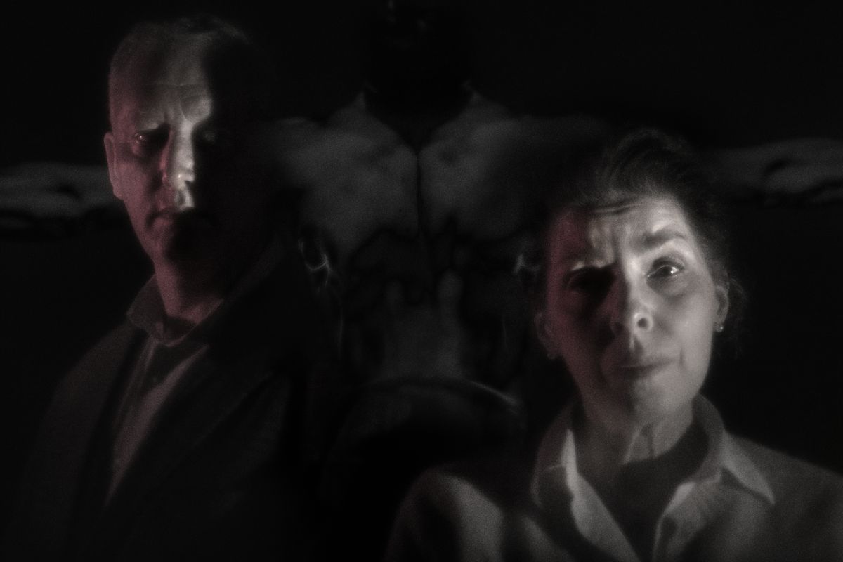 Featured: Ian Farthing (left) and Anita Wittenberg (right) as Frank & Dora Strang. Blake Williams (center) as Alan Strang.
Photography: Pixarola.com Featured: Ian Farthing (left) and Anita Wittenberg (right) as Frank & Dora Strang. Blake Williams (center) as Alan Strang.
Photography: Pixarola.com
