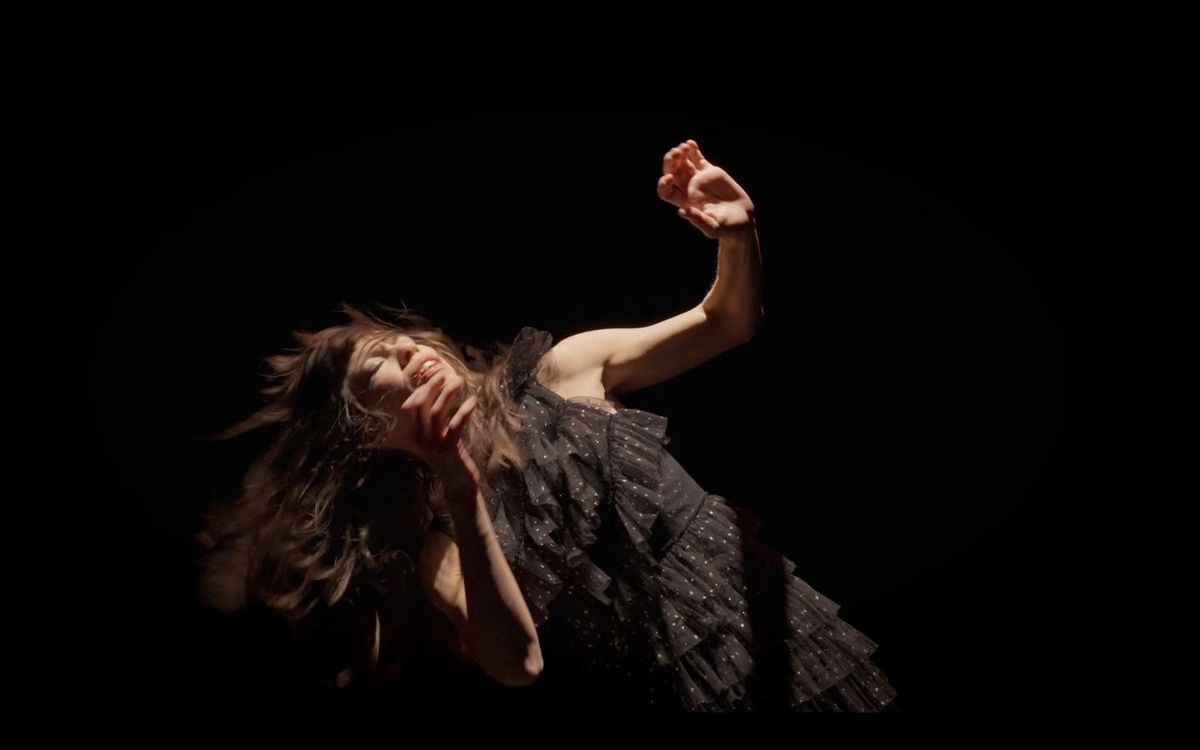 Jessica Fudim in Venomous, her dance-theater revamp of the Medusa myth, Sept 4 & 6, 2025 in the Cannonball hub of Philly Fringe at the Icebox Project Space Gallery. Still image from video by Peter Ruo
