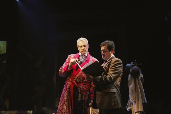 Holmes and Watson are ready to unlock their latest mystery! 4