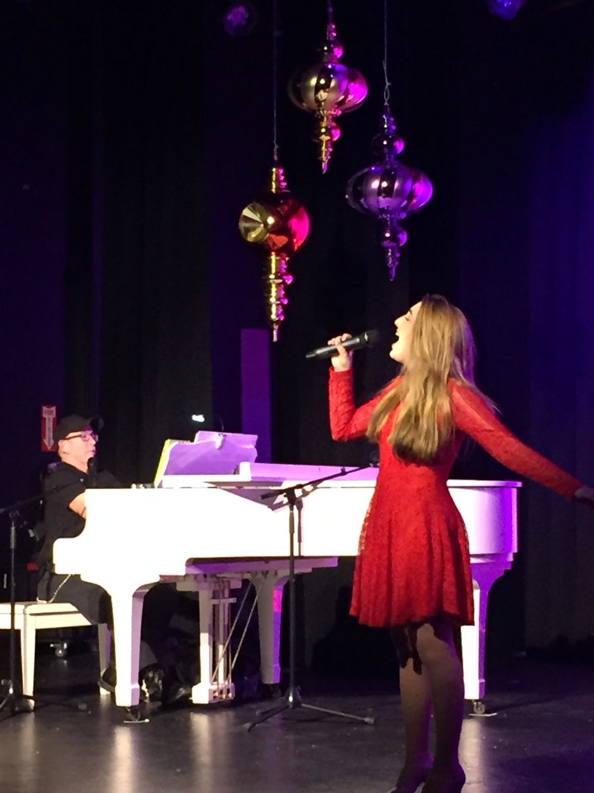 Nadia Jewel in Christmas Toons