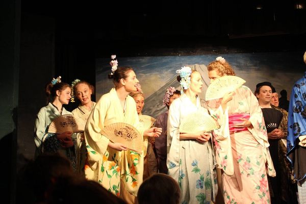 Front: Peep-Bo (Leah Sagan-Dworsky), Pitti-Sing (Nessa Rabin), and Yum-Yum (Erin McIntyre). Photo Credit: Sagan-Dworsky family. 1