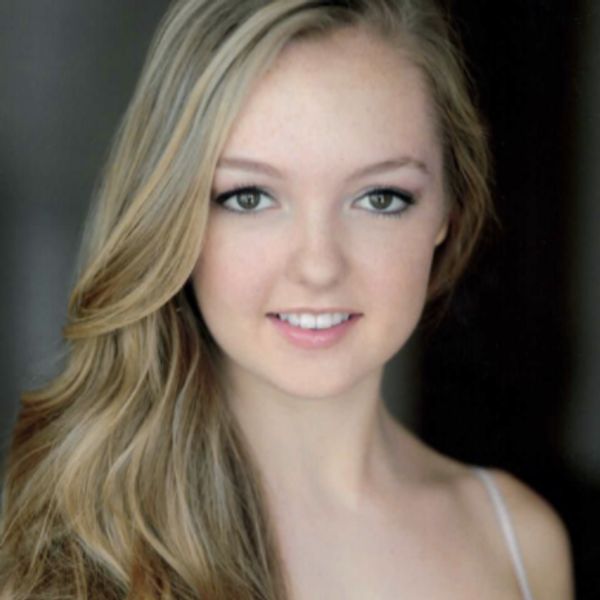 Monica Moe as ?Phantom?  11