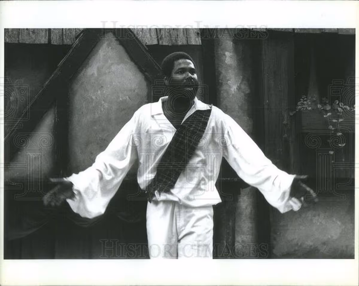 The Star of A Bit of the Bard: From 1987 through 2001, Darryl Maximilian Robinson toured the Midwest as Sir Richard Drury Kemp-Kean in his original one-man show of Shakespeare and time-travel comedy.