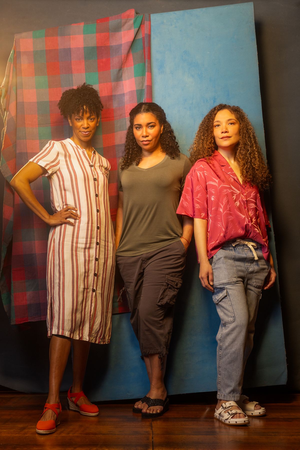 Yesenia Iglesias, Jessica Pimentel, and Evelyn Howe in Don''''t Eat the Mangos at The Huntington. Playing at The Huntington''''s Calderwood Pavilion at the BCA March 26 - April 27, 2025. Photo credit: Nil