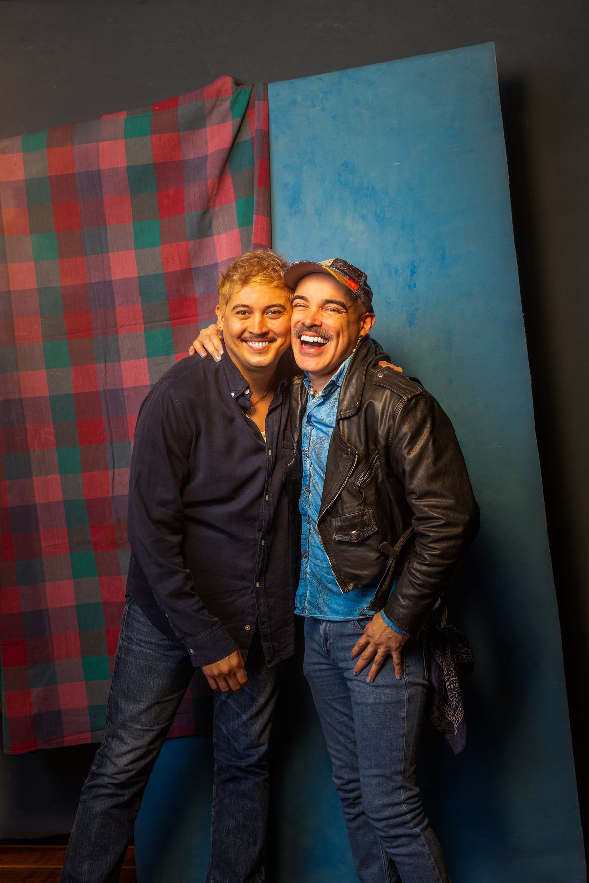 Director David Mendiz bal and playwright Ricardo P rez Gonz lez. Don''''t Eat the Mangos at The Huntington. Playing at The Huntington''''s Calderwood Pavilion at the BCA March 26 - April 27, 2025. Photo c