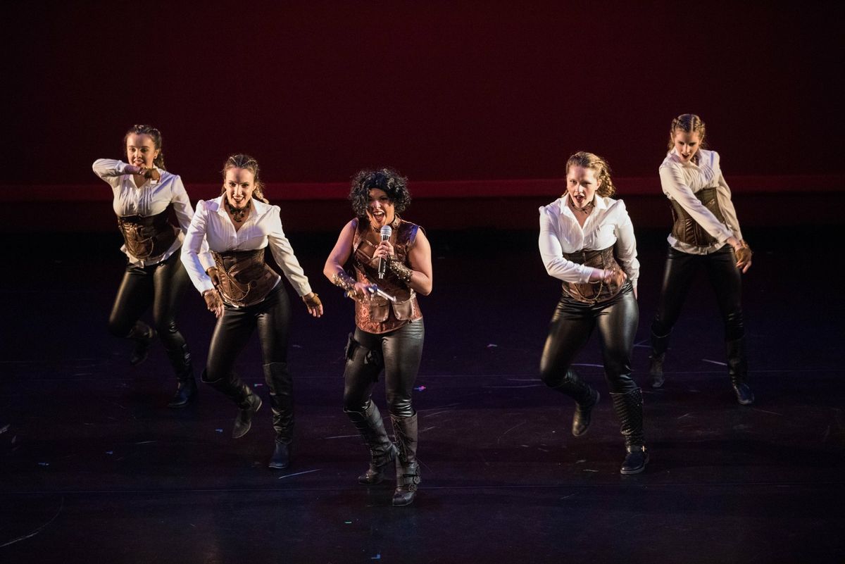(L to R) Emma Wilburn, Eula Sagan, Samantha Myburgh (Wanda Savage), Fallon Guin, and Jenna DiDonato performing "Wanda Savage" for The Movemeant at the Academy of Music Theatre 2018 Photo credit: Jaime Robinson (L to R) Emma Wilburn, Eula Sagan, Samantha Myburgh (Wanda Savage), Fallon Guin, and Jenna DiDonato performing "Wanda Savage" for The Movemeant at the Academy of Music Theatre 2018 Photo credit: Jaime Robinson