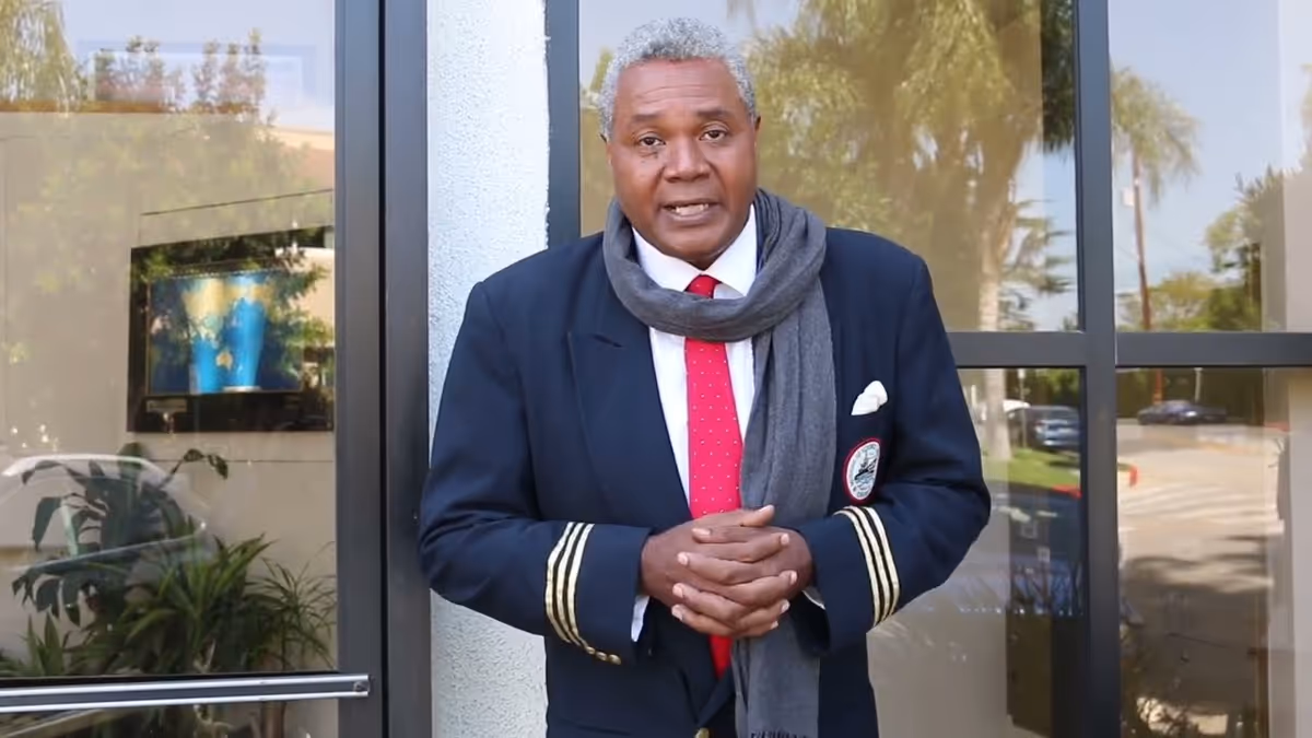 MAKING THE ENTRANCE!: Darryl Maximilian Robinson arrives before the ground floor entrance of UBNGO radio and television studio in Burbank CA. in preparation for his April 18, 2022 4th appearance on the internet performing arts program 'The Actor's Choice' Episode 8.16 hosted by long-time journalist and entertainment reporter Ron Brewington. Photo by J. L. Watt.