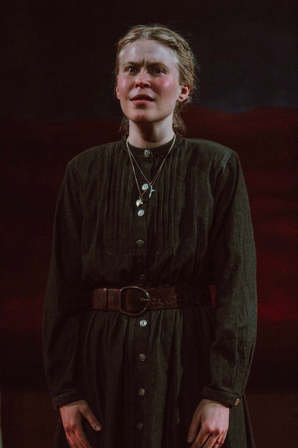 Jillian Geurts as Elizabeth photo credit Luke Neville 4