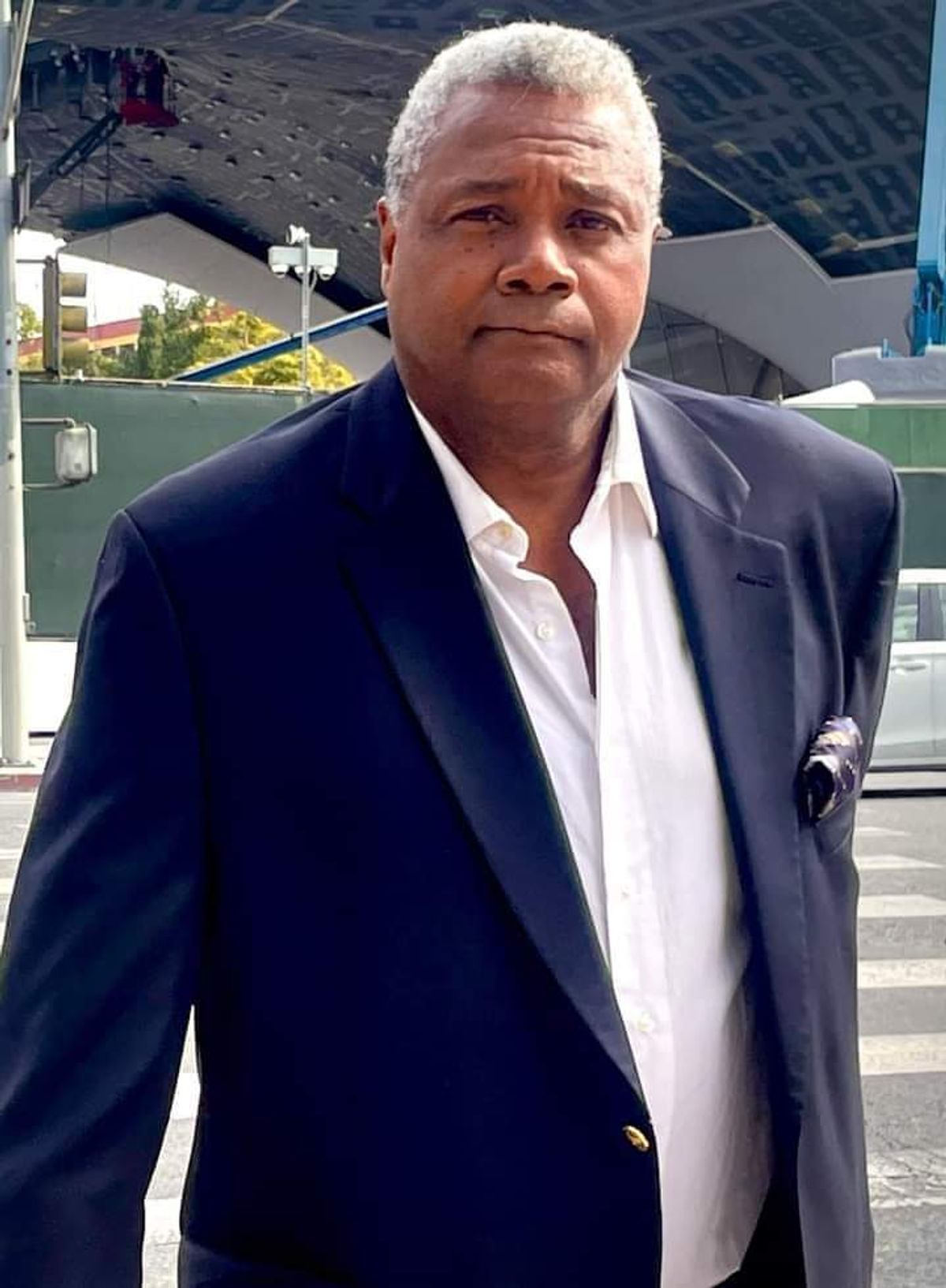 A Theatre Man: Celebrating 50 years as An American Stage Performer, Darryl Maximilian Robinson isFounder, Artistic Director and Producer of both Excaliber Shakespeare Company of Chicago and LA Archiva