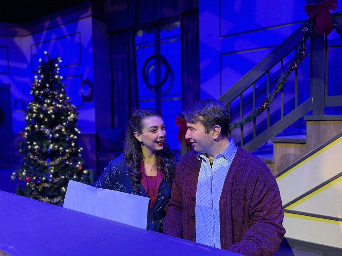 Stephanie Garcia & Scott OBrien star in Holiday Inn Stephanie Garcia & Scott OBrien star in Holiday Inn