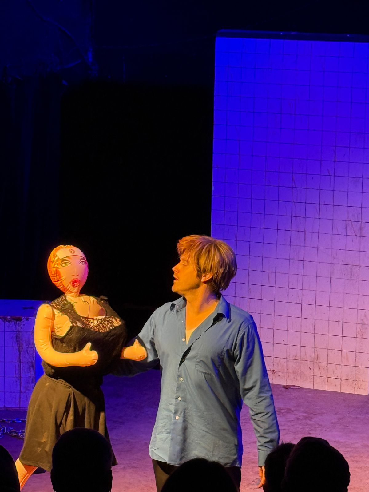 Jesse Townes (Dr. Gordon) singing to Carla