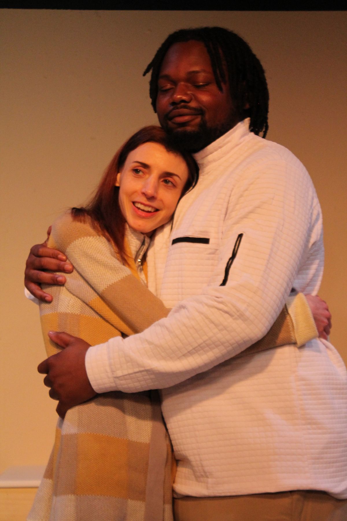 Oliver (Jamil Long), Anna (Caity Brown),