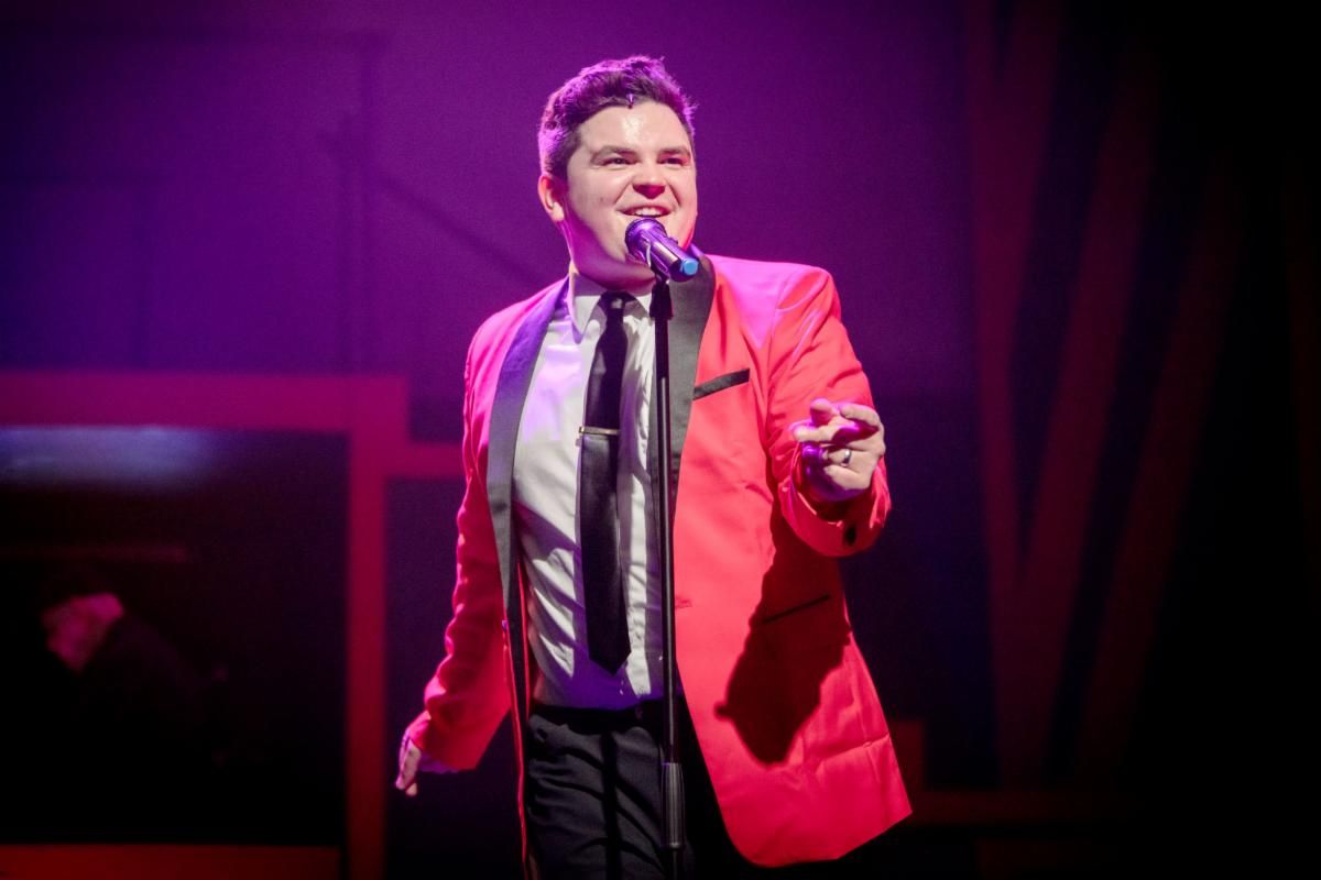 Tony Heffner as Frankie Valli Tony Heffner as Frankie Valli