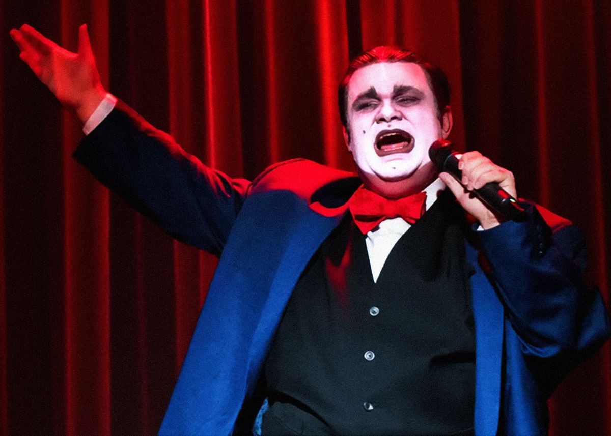 Isaac Young as Mr. Eccentric - Host/Emcee (Photo credit: Jim R. Moore)
