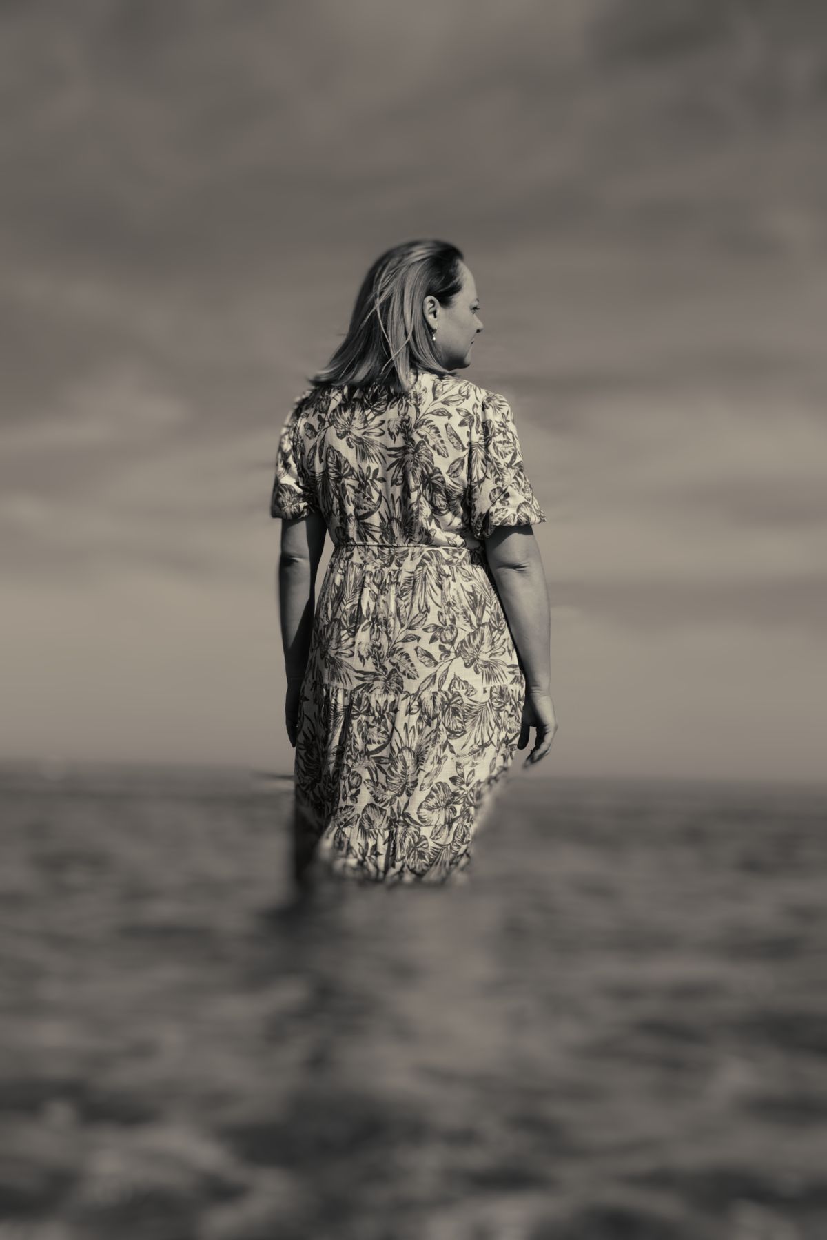 Robyn Brookes stars as Julieana Smithton, a woman battling early onset dementia