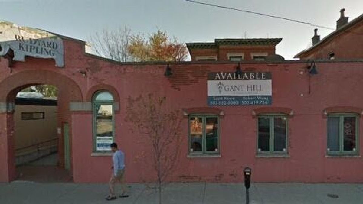 A Fine Pub To Play A Bit of The Bard In: In 1990 and 1991, Darryl Maximilian Robinson presented his one-man show of Shakespeare and time-travel comedy at The Rudyard Kipling Pub of Louisville, Ky.